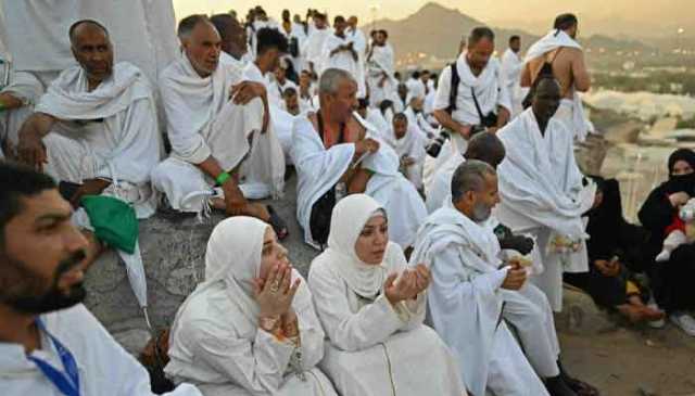 لاکھوں عازمین کا منیٰ میں قیام، آج رکن اعظم وقوف عرفہ ادا کرینگے
