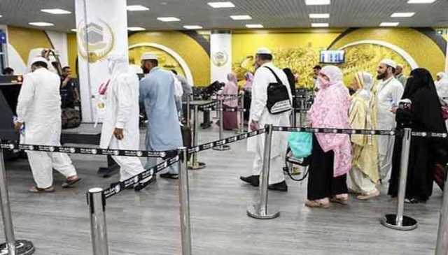 پہلی حج پرواز سعودی عرب سے 340 حجاج کو لے کر اسلام آباد پہنچ گئی