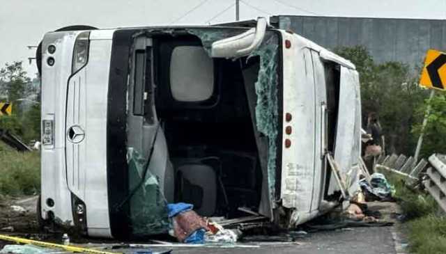 میکسیکو میں تیز رفتار بس کو حادثہ، 11 افراد ہلاک 17 زخمی