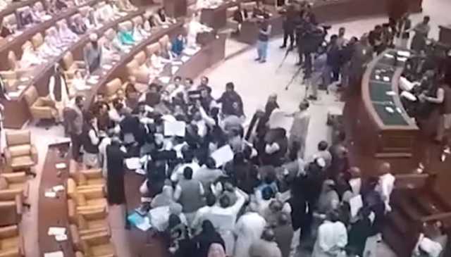 پنجاب اسمبلی؛ مریم نواز کی تقریر کے دوران ہنگامہ، اپوزیشن کے 26 ارکان معطل