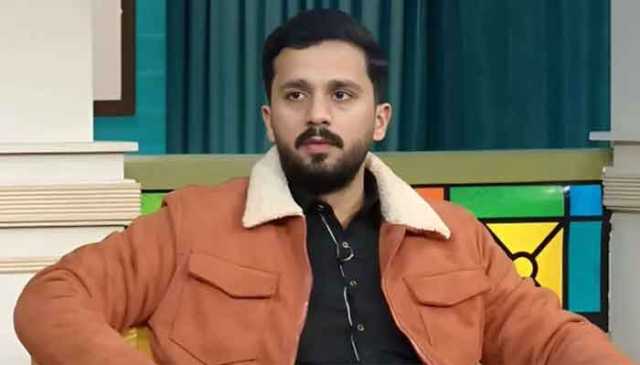 یوٹیوبر رجب بٹ کا زیادتی و بلیک میلنگ کے مقدمے پر ردِعمل: صارفین کی سخت تنقید