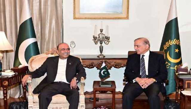   صدرِ مملکت سے وزیرِ اعظم کی ملاقات، سیاسی اور معاشی صورتحال پر تبادلہ خیال