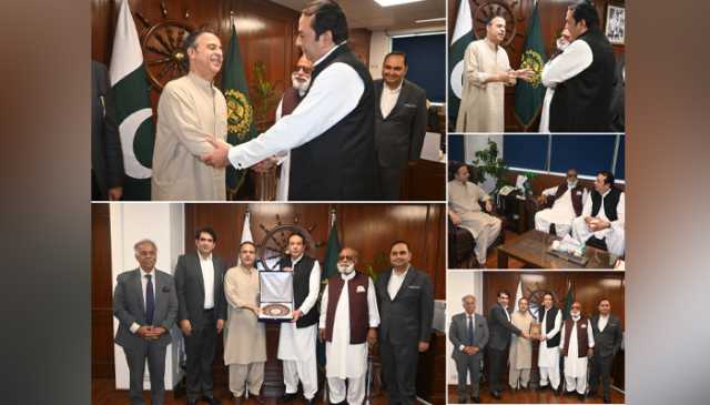 پاکستان وسط ایشیا کے لیے بحری تجارت کا بہترین راستہ ہے، عاطف اکرام شیخ