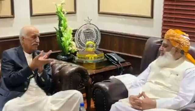 مولانا فضل الرحمان سے پیپلزپارٹی کے وفد کی ملاقات، سینیٹ انتخابات کے حوالے سے مشاورت