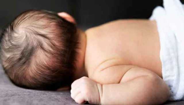 شیر خوار بچی کو ماں باپ نے 20 ہزار روپے میں فروخت کر دیا 