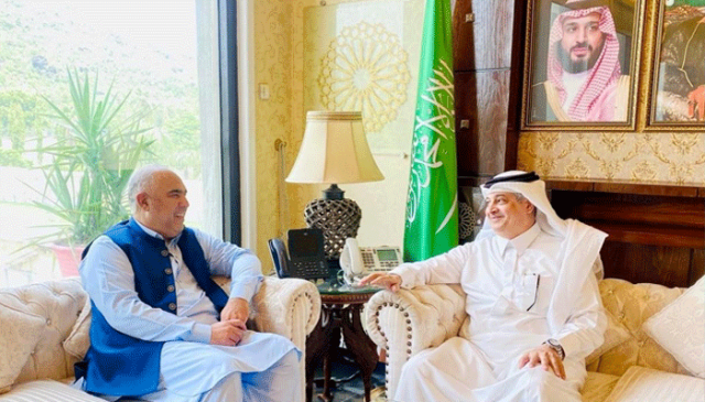 اسد قیصر کی سعودی سفیر سے ملاقات، دو طرفہ تعلقات اور خطے کی صورتحال پر تبادلہ خیال
