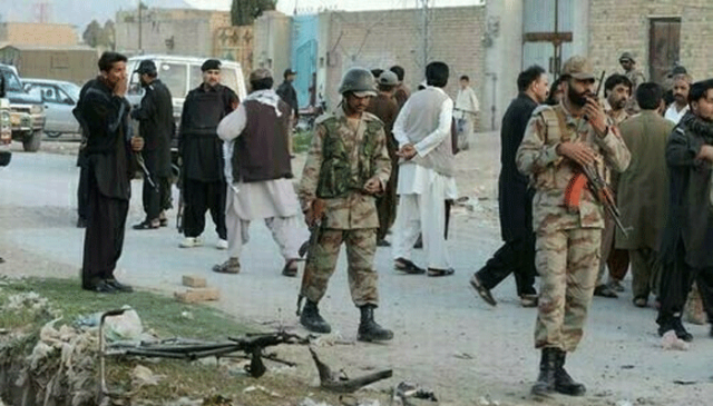 بنوں: ایف سی نے چیک پوسٹ پر دہشتگردوں کا حملہ ناکام بنادیا، 6 اہلکار زخمی