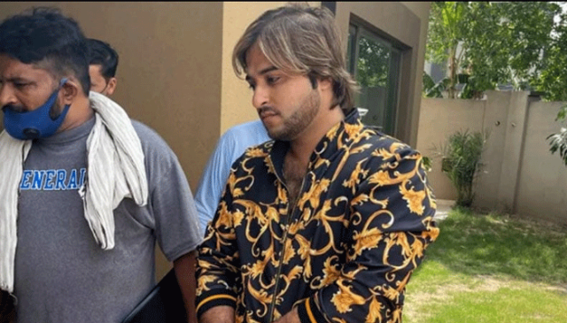 معروف ٹک ٹاکرکاشف ضمیر کو اسلحے کی نمائش کرنے پر گرفتارکرلیا گیا