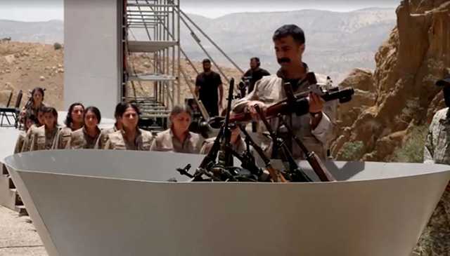 ترکیہ کیخلاف لڑنے والے کرد جنگجوؤں کا اسلحہ جلانے کیساتھ مسلح جدوجہد ختم کرنیکا اعلان