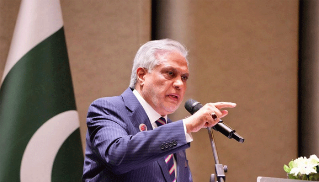 بانی پی ٹی آئی چندے کے لیے میرے پاس آتے تھے، اسحاق ڈار