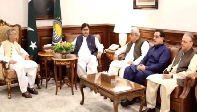 26اراکین کی معطلی: سپیکر پنجاب اسمبلی سے اپوزیشن رہنماؤں کی ملاقات بے نتیجہ ختم