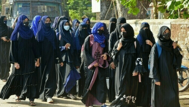 قازقستان میں عوامی مقامات پر ’نقاب پہننے‘ پر پابندی عائد