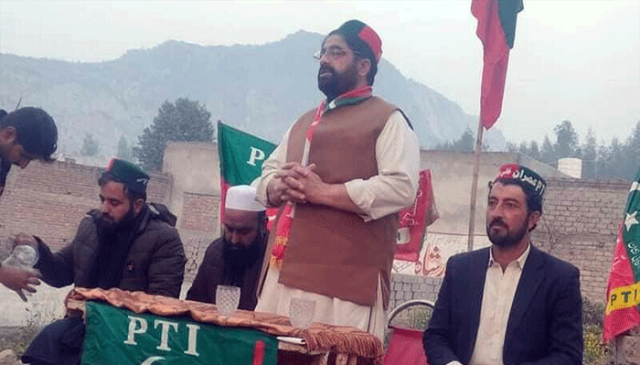 خیبرپختونخوا: سینیٹ ٹکٹ کی تقسیم پر پی ٹی آئی میں اختلافات، طارق آریانی کا پارٹی قیادت پر سنگین الزامات