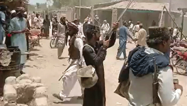 صادق آباد: کچے کے ڈاکوؤں نے 2 بچوں سمیت 13 افراد کو اغوا کرلیا