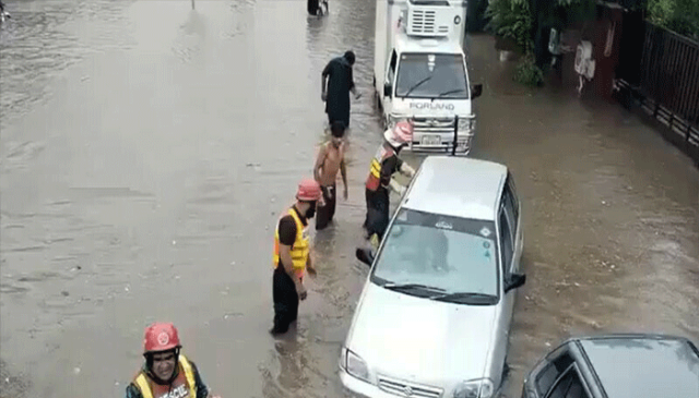 لاہور میں 8 گھنٹے بارش کا تاریخی اسپیل، نیا ریکارڈ بن گیا