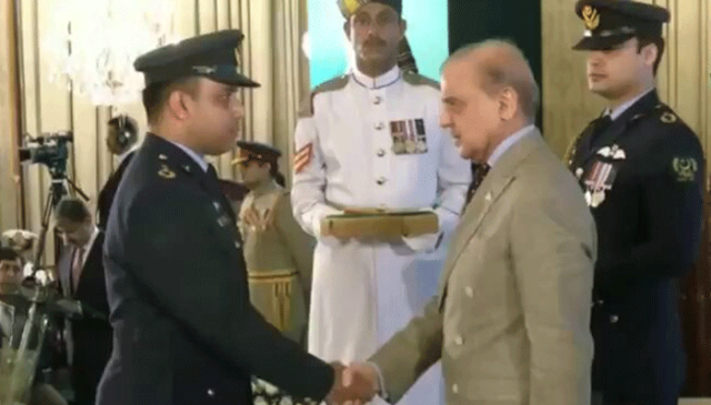 وزیر اعظم کی بھارت کا ایس 400 دفاعی نظام تباہ کرنیوالے شاہین کی خصوصی پذیرائی
