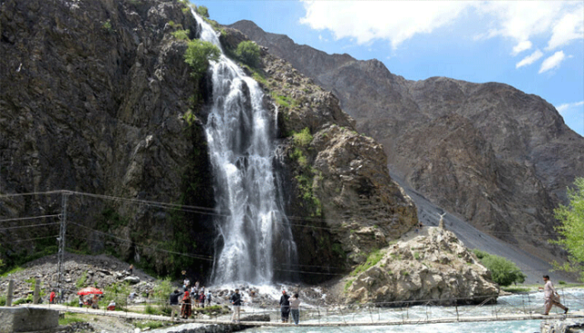 گلگت بلتستان: کتیشو میں کلاؤڈ برسٹ، 20 غیر ملکی کوہ پیما اور 40 سے زائد مقامی ہائی پورٹرز پھنس گئے