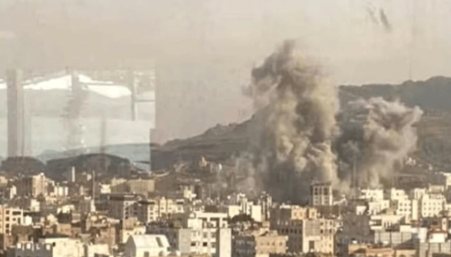 اسرائیلی جنگی طیاروں کی صنعا پر بمباری، انصاراللّٰہ رہنماؤں کو نشانہ بنانے کا دعویٰ