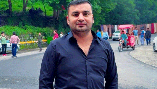  سینئرصحافی خاور حسین کی لاش سانگھڑ میں گاڑی سے برآمد