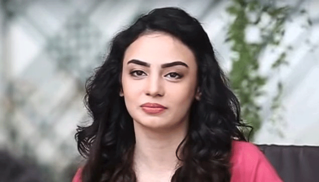 بیلی ڈانس کی ویڈیو شیئر کرنے پر مہر بانو کو شدید تنقید کا سامنا کرنا پڑا