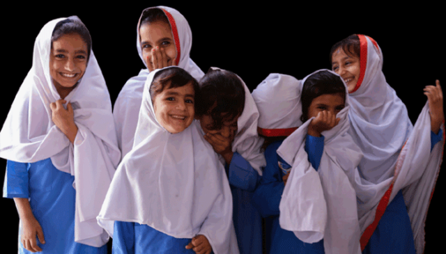 اسکولوں میں گرمیوں کی چھٹیاں بڑھنے کا امکان، طلبہ و طالبات کے لیے بڑی خبر