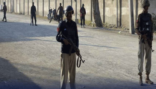 ہنگو میں دہشتگردوں کا حملہ: دو ایف سی اہلکار شہید، 17 زخمی