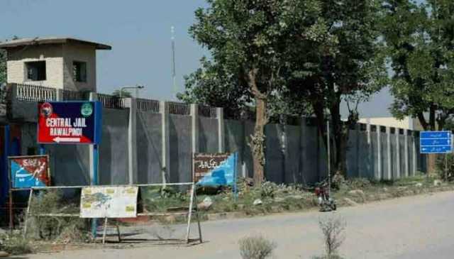 راولپنڈی پولیس نے عمران خان کی بہنوں کو تحویل میں لے لیا