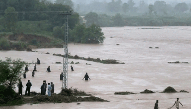 پنجاب میں سیلابی ریلے، بستیاں اجڑ گئیں، ہزاروں افراد بے گھر