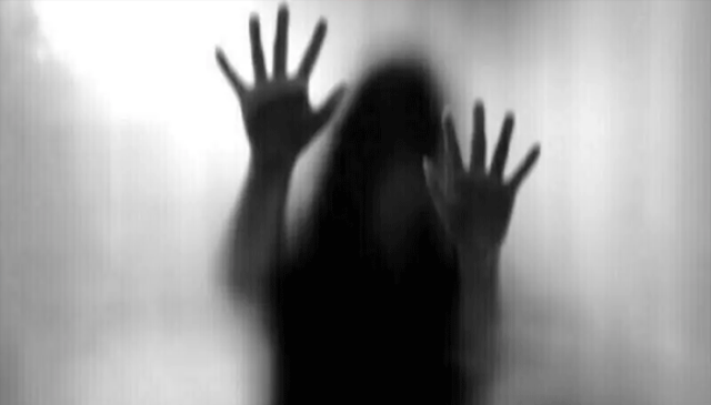 مظفرگڑھ میں 2 سالہ بچے کو گن پوائنٹ پر رکھ کر خاتون کا گینگ ریپ