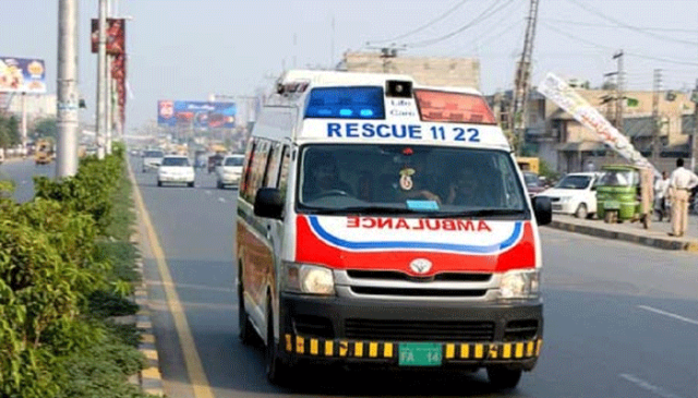 گجرات میں المناک حادثہ: بس کی چھت پر بیٹھے دو کم عمر لڑکے جان کی بازی ہار گئے