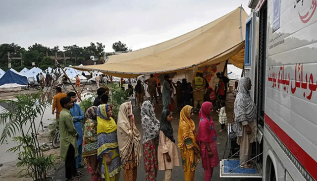 موت سے بچ گئیں لیکن یہ مصیبت موت سے کم نہیں،سیلاب متاثرہ خواتین کی مشکلات میں اضافہ