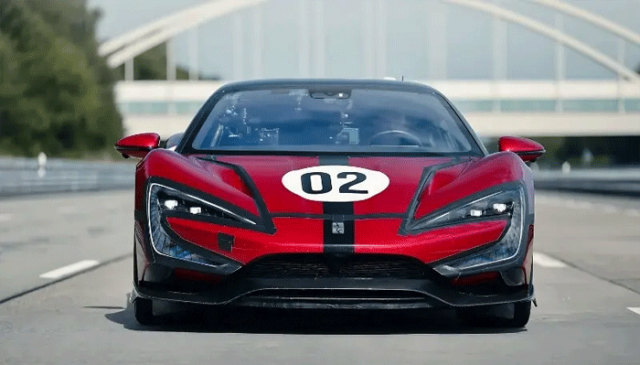 چینی الیکٹرک کار کی رفتار نے دنیا کی تیز ترین گاڑی ’بُگاٹی‘ کا ریکارڈ توڑ دیا