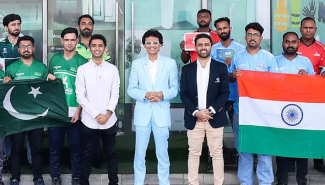 فیکٹری مالک نے پاک بھارت میچ سمیت ایشیا کپ کے 700 ٹکٹس محنت کشوں میں مفت بانٹ دیے
