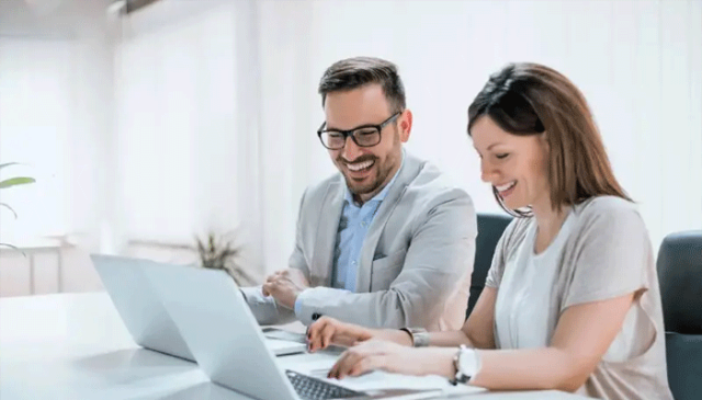 محبت میں کروڑوں لٹانے والی باس کو عدالت سے بڑا جھٹکا