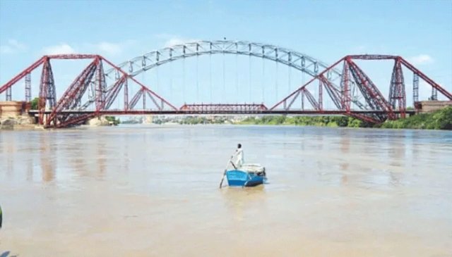 ملک بھر کے دریاؤں میں سیلابی صورتحال، عوام محتاط رہیں