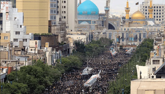 عراق زیارات کے لیے نئی پالیسی: 50 سال سے کم عمر مردوں کو اکیلے ویزہ نہیں ملے گا