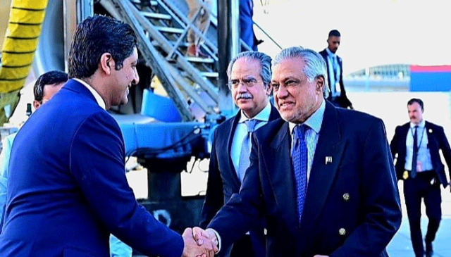 اسحاق ڈار نیویارک پہنچ گئے، جنرل اسمبلی اجلاس میں شرکت کریں گے