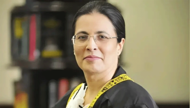 سپریم کورٹ کی جج جسٹس عائشہ ملک کے اسکواڈ کی گاڑی کو حادثہ