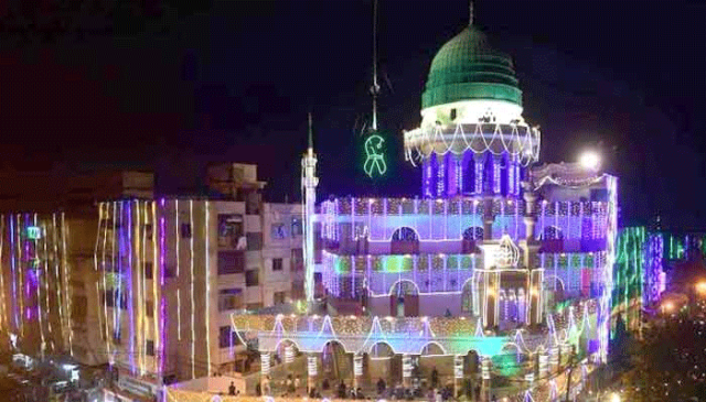 حضورﷺ کا یوم ولادت، شہر شہر چراغاں، فضائیں درود و سلام کی صداؤں سے معطر