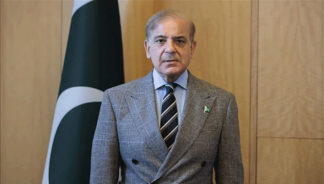 پاک بحریہ ملک کی محافظ، تابناک مستقل کی معمار ہے: وزیرِ اعظم شہباز شریف