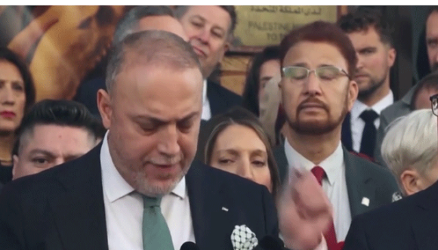 برطانیہ میں فلسطینی مشن کو سفارتخانے کا درجہ، عمارت پر فلسطینی پرچم لہرا دیا گیا