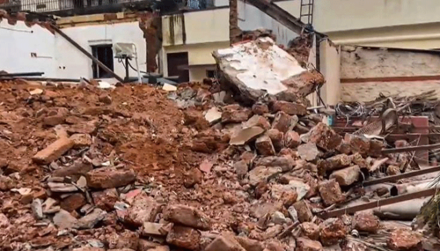 سکھیکی: اکیڈمی کی چھت گرنے سے 8 طلبہ جان کی بازی ہار گئے