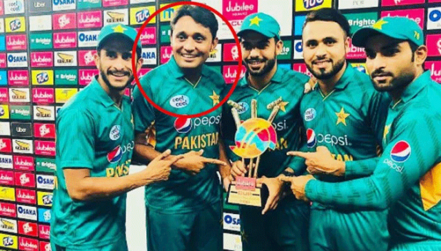 وقاص مقصود کا انٹرنیشنل کرکٹ سے ریٹائرمنٹ کا اعلان