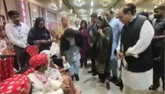 پنجاب دھی رانی پروگرام کے تحت 174 جوڑوں کی اجتماعی شادی، 2، 2 لاکھ روپے سلامی دی گئی