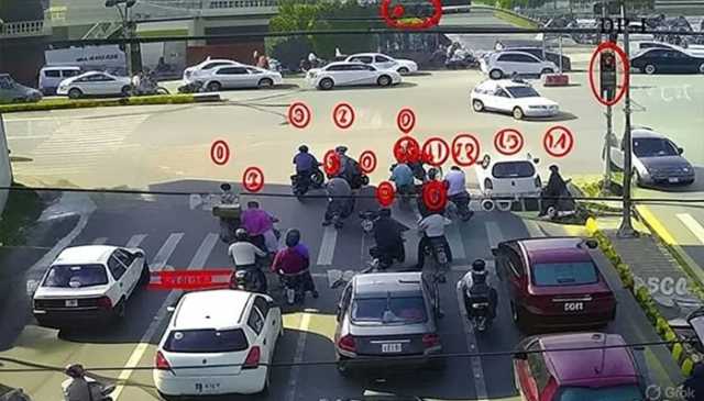 کراچی میں سیٹ بیلٹ نہ باندھنے پر سب سے زیادہ ای چالان جاری