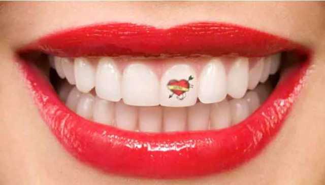 چینی نوجوانوں میں — ’’ٹوتھ ٹیٹو‘‘ کا نیا فیشن