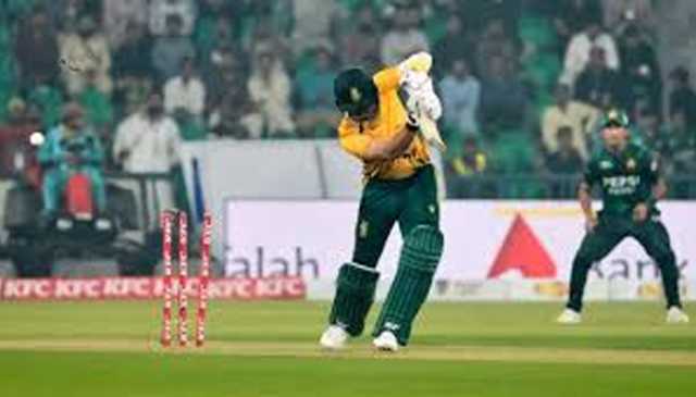پاکستان کی شاندار واپسی، جنوبی افریقا کو 9 وکٹوں سے شکست، سیریز 1-1 سے برابر
