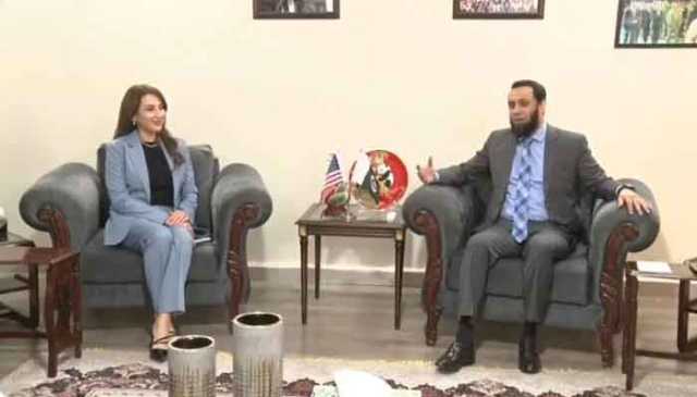 وفاقی وزیر اطلاعات عطا تارڑ سے امریکی ناظم الامور نٹیلی بیکر کی ملاقات