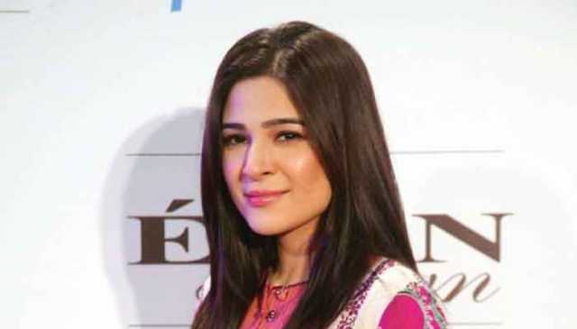 شوبز انڈسٹری میں کئی مردوں نے حد سے تجاوز کرنے کی کوشش کی؛ عائشہ عمر کا انکشاف