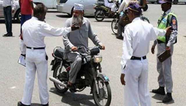 بغیر لائسنس ڈرائیونگ پر 50، لاپرواہی پر 25 ہزار روپے جرمانہ